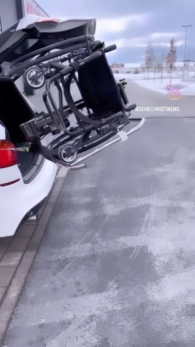 📌 2. Teil Rollstuhl-Verladesystem 

Hier wird der Rollstuhl eingeladen. Das ist eine echte Erleichterung für mich. 👍 Cool 😎 oder?

Das @zawatzky_mobilcenter hat alles eingebaut und steht Rede und Antwort bei allen weiteren Fragen bezüglich -> Vorraussetzungen, System, Kosten und und und. 😉

Unbezahlte Werbung, die aber von Herzen 💕 kommt, da ich echt begeistert bin. 😉

Ich wünsche eine schöne Restwoche! 🙋‍♀️👍

Deine Christine! ❤️ 

#mobilität #mobil #mobility #lebenmitbehinderung #rollstuhlfahrer #rollstuhlfahrerin #chronischkrank #hilfsmittel #behinderung #disability #multiplesklerose #mobil #autoumbau #wheelchairlife♿ #wheelchairtravel #wheelchairuser